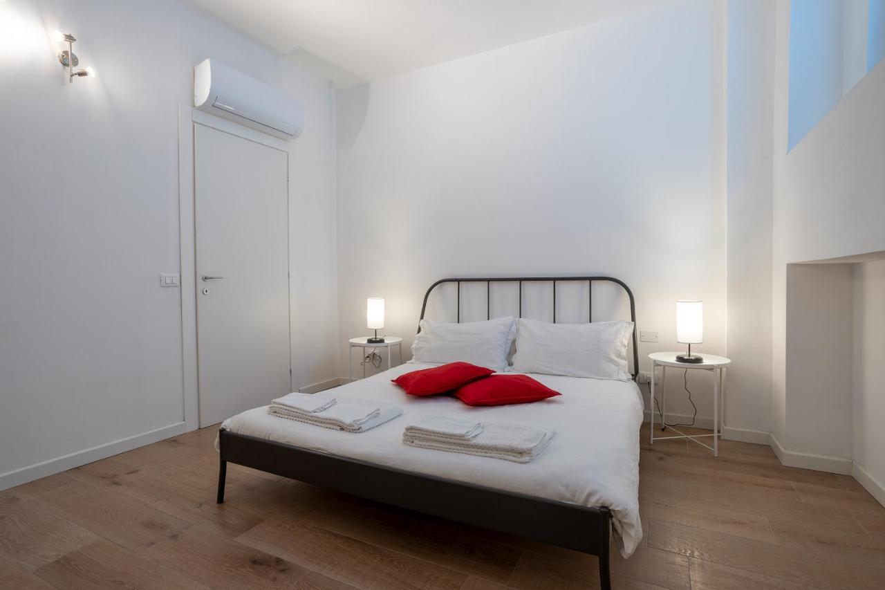 City Centre Apartment - 10 Minutes To Duomo - Free Wifi E Netflix ミラノ エクステリア 写真